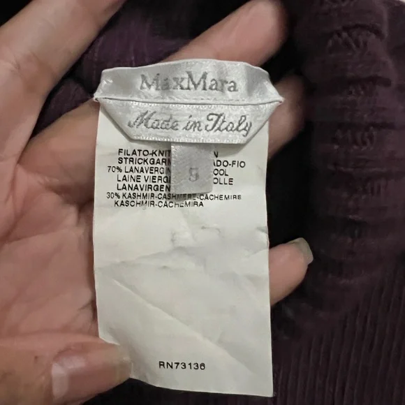 Vintage Max Mara Turtle Neck  70% virgin wool and 30% cashmere Small - Picture 8 of 11